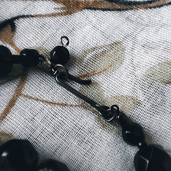 Jet Black Glass Necklace and Memory Wire Bracelet Vintage Smooth Facets Mourning - Picture 13 of 14